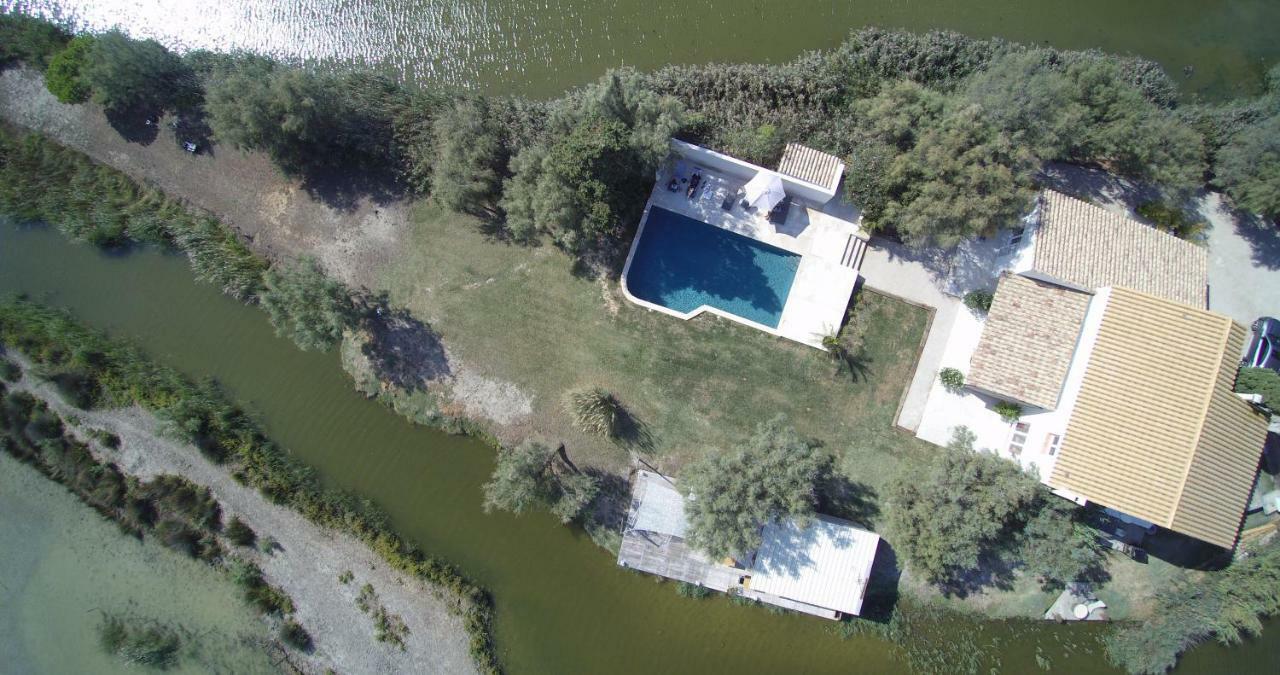 Mas Des Cabidoules Bed & Breakfast Сен Мари де ла Мер Екстериор снимка